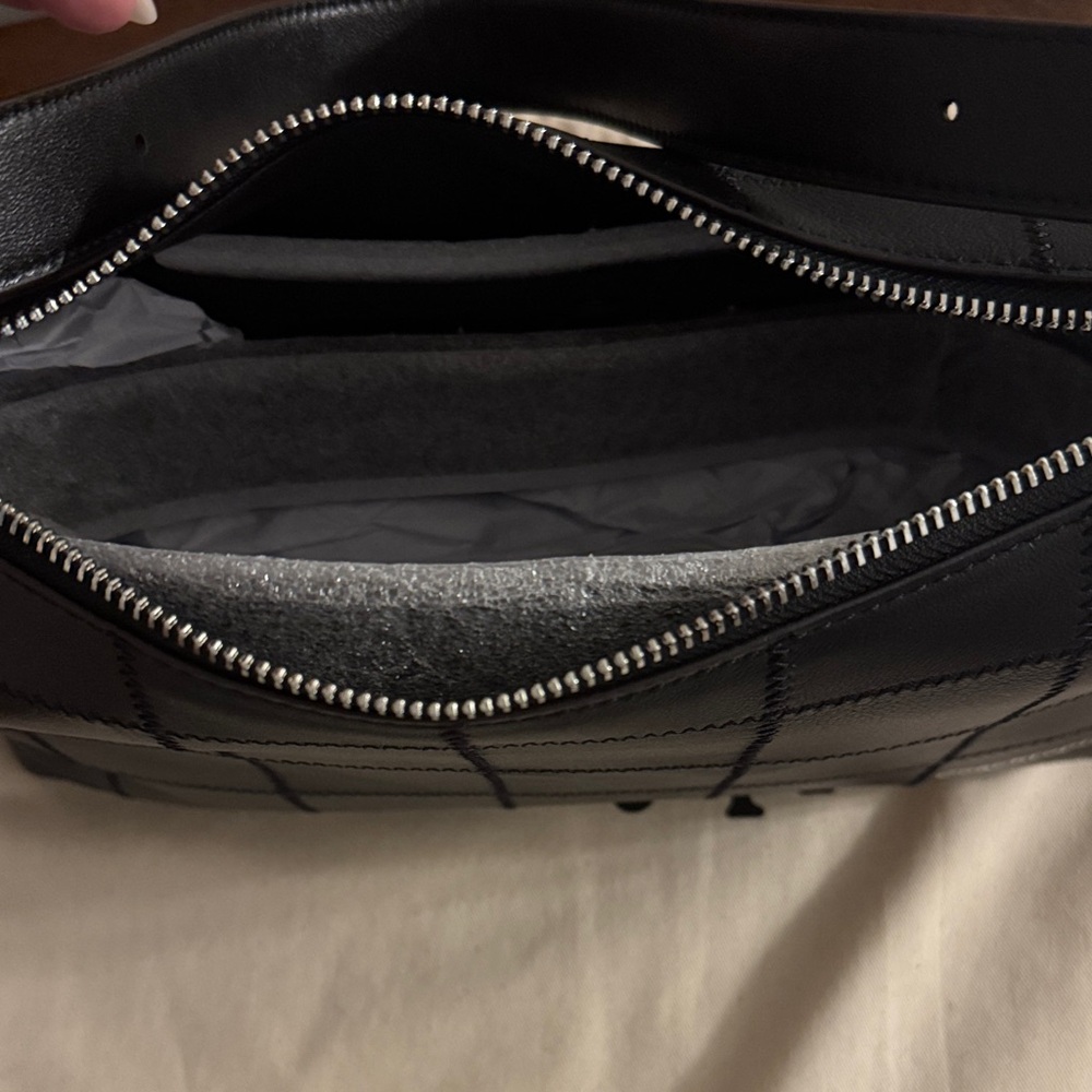 Coachtopia Elegant Black Shoulder Bag - Picture 5 of 6
